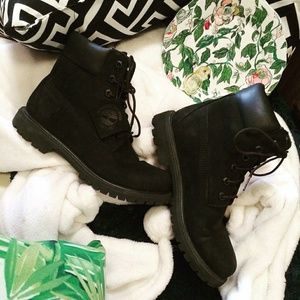 NWOT Black Timberland Women's 7M